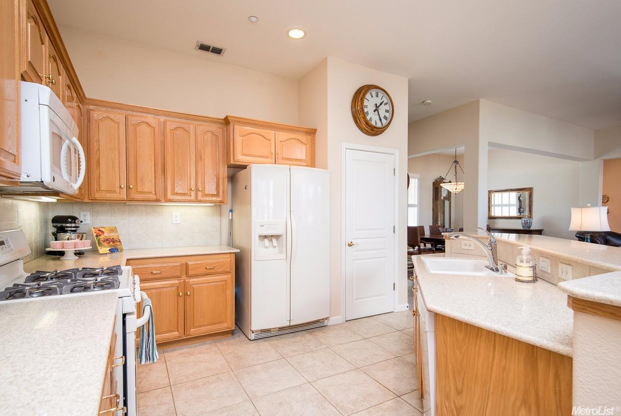2321 Benjamin Ct, Rocklin, CA 95765 photo 5