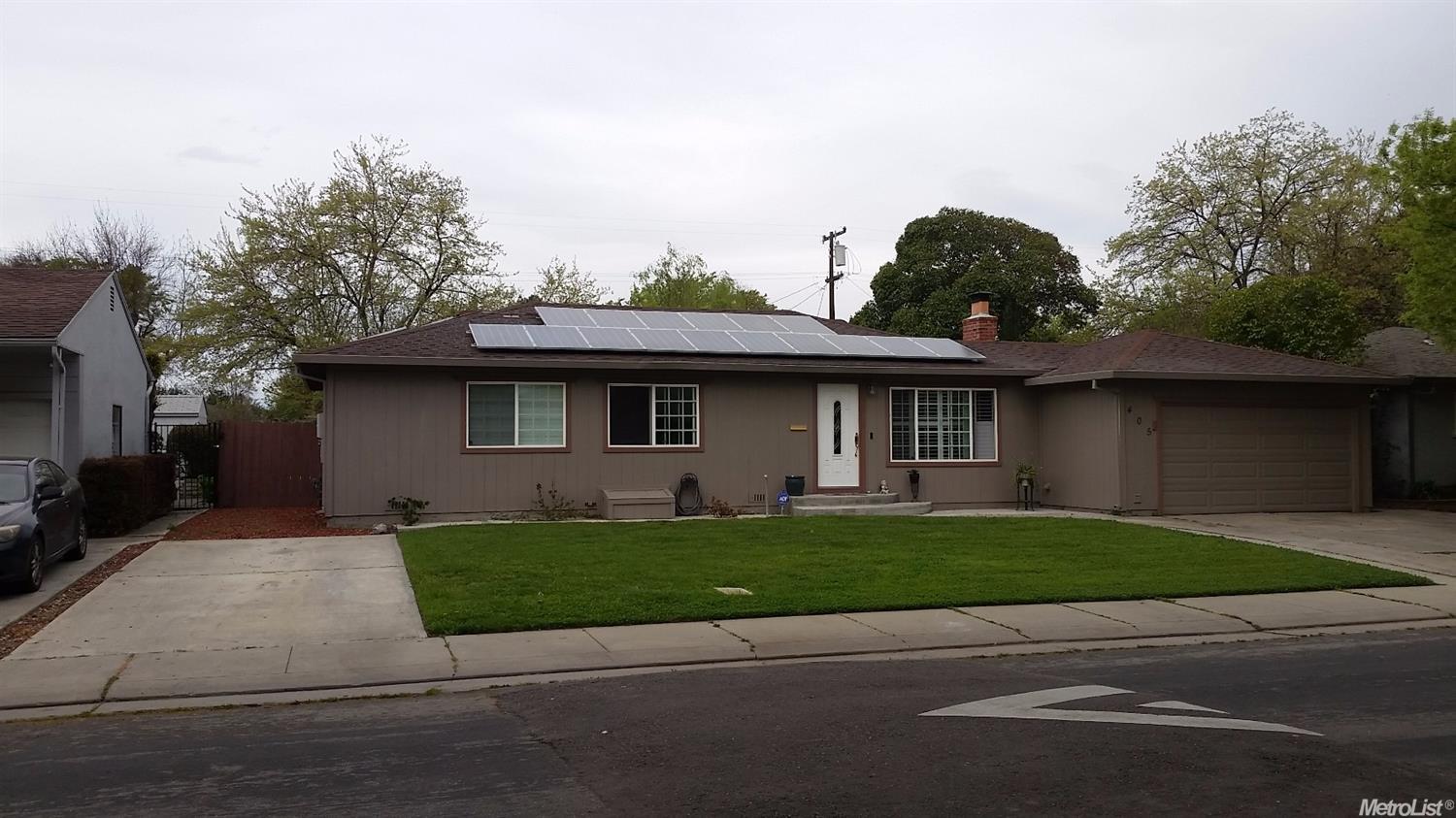 405 E Mayfair Ave, Stockton, CA 95207 photo 2