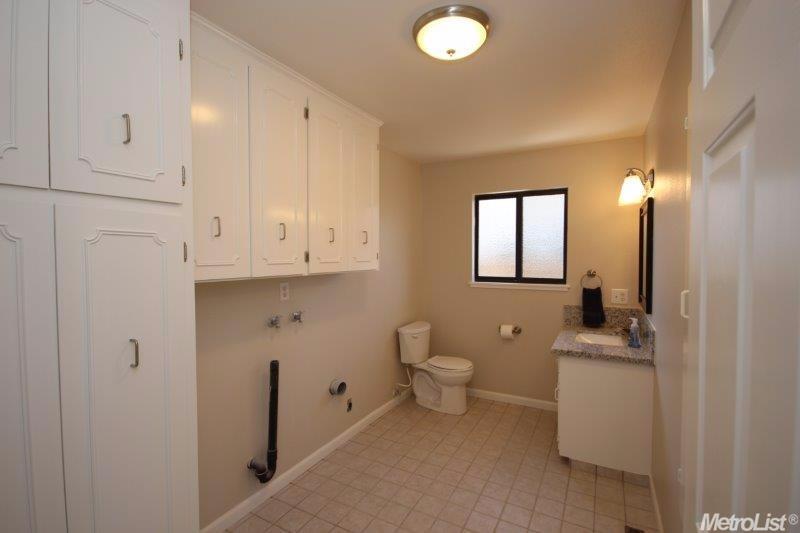 2119 W Vine St, Lodi, CA 95242 photo 23