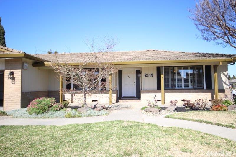2119 W Vine St, Lodi, CA 95242 photo 1