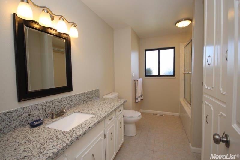 2119 W Vine St, Lodi, CA 95242 photo 22
