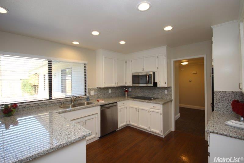 2119 W Vine St, Lodi, CA 95242 photo 4