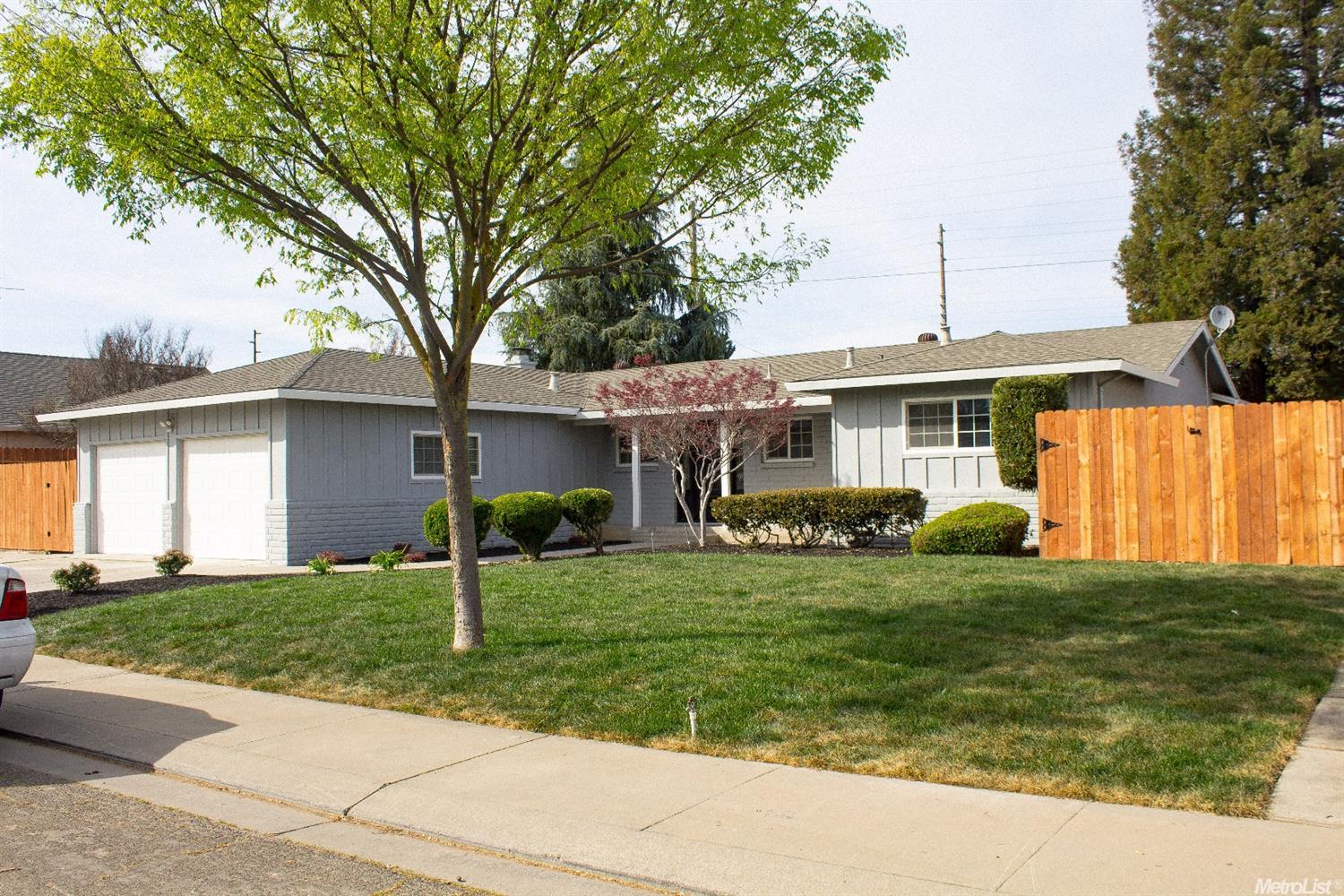 921 Dyer Ln, Modesto, CA 95350 photo 1