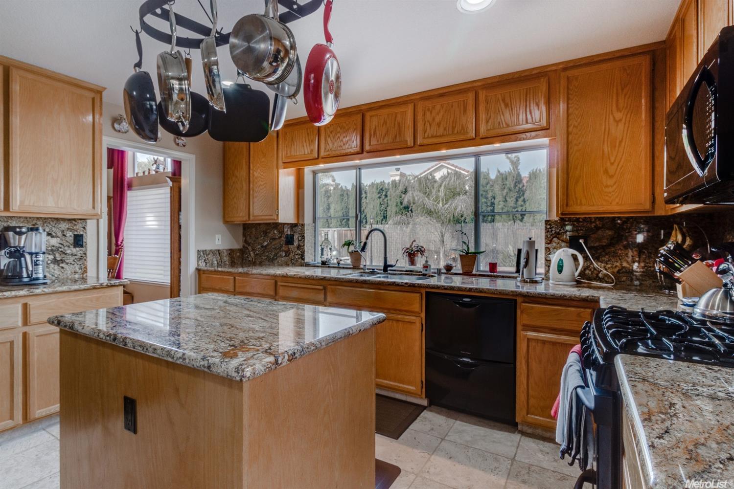1121 Hepburn Ct, Tracy, CA 95376 photo 12