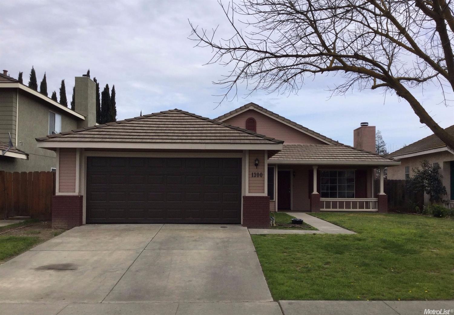 1300 Riverette Dr, Modesto, CA 95351 photo 1