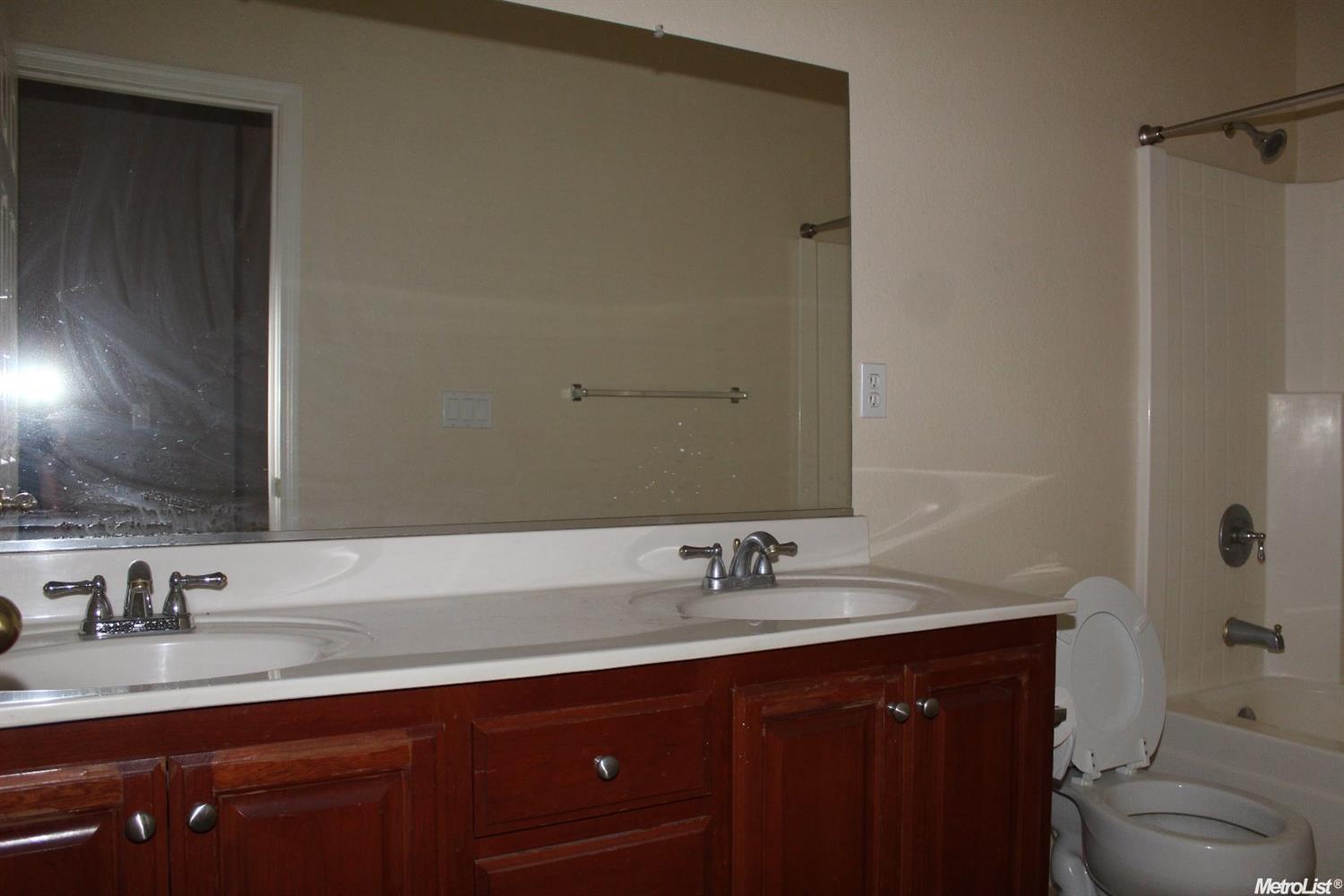 3405 Yerington Ct, Modesto, CA 95355 photo 9