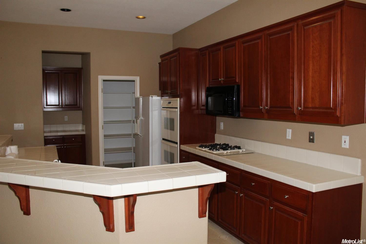 3405 Yerington Ct, Modesto, CA 95355 photo 2