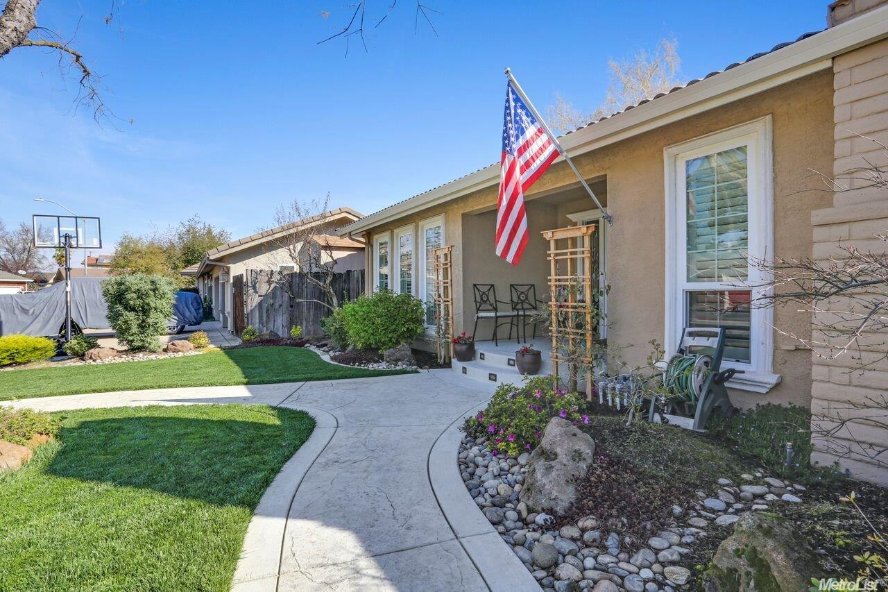 842 Kramer, Lodi, CA 95242 photo 2