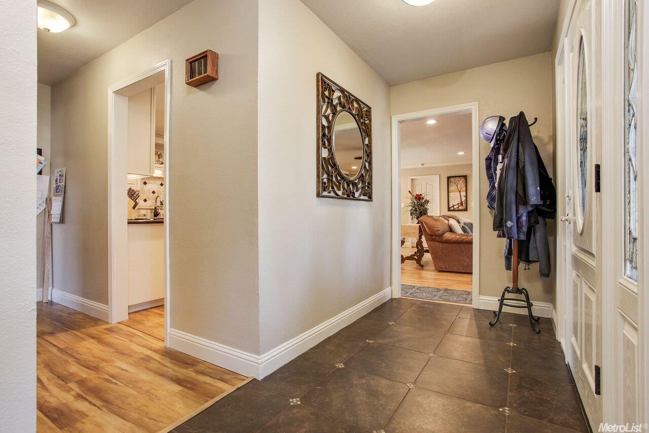 842 Kramer, Lodi, CA 95242 photo 4