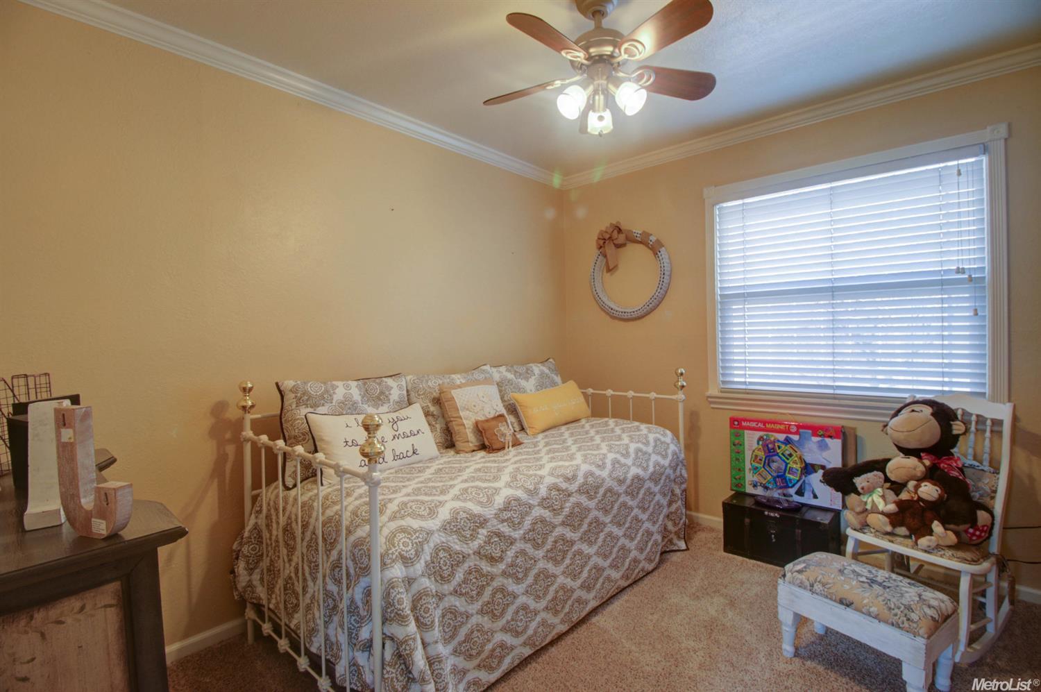 1909 Winning Ave, Modesto, CA 95350 photo 9