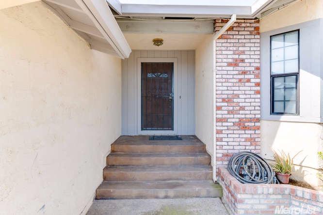15301 Cambridge, Lathrop, CA 95330 photo 2