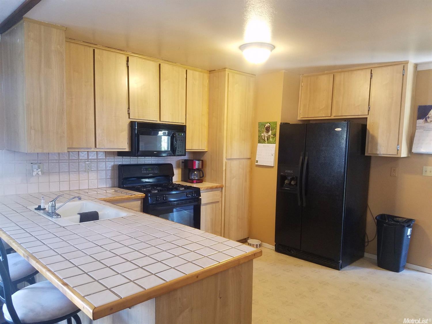 1011 Merced Way, Manteca, CA 95337 photo 3