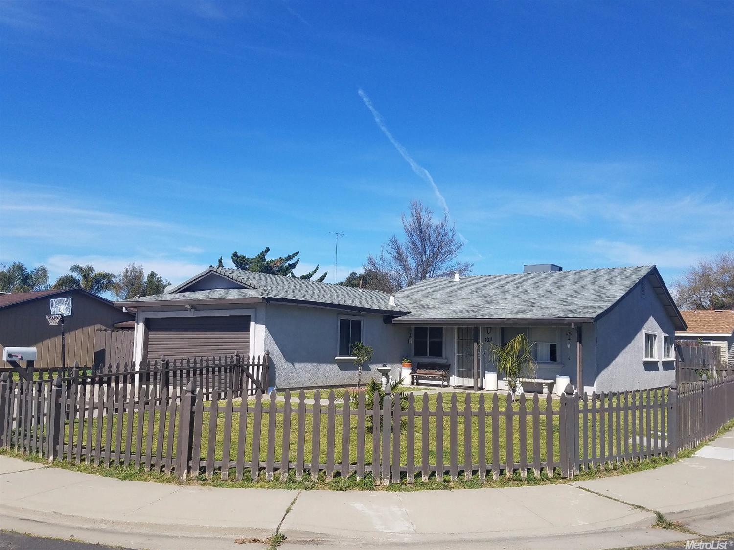1011 Merced Way, Manteca, CA 95337 photo 2