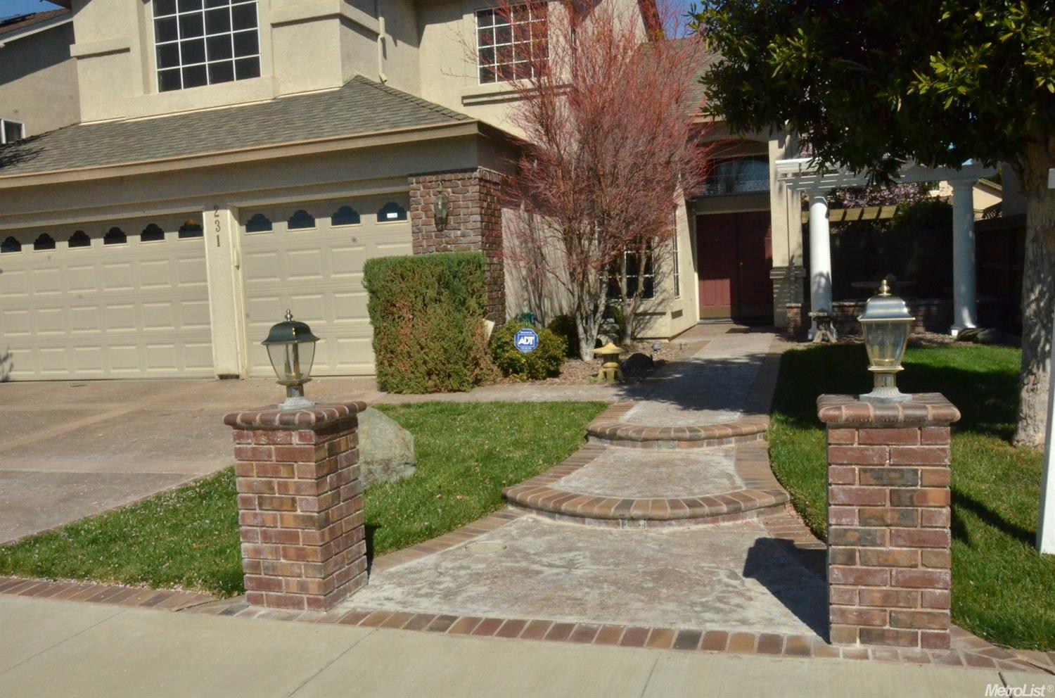231 De Bord Dr, Tracy, CA 95376 photo 2
