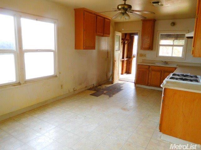 442 Russell St, Winters, CA 95694 photo 2