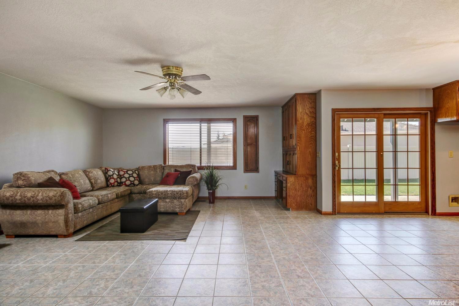 838 Cobblestone Ct, Ripon, CA 95366 photo 8