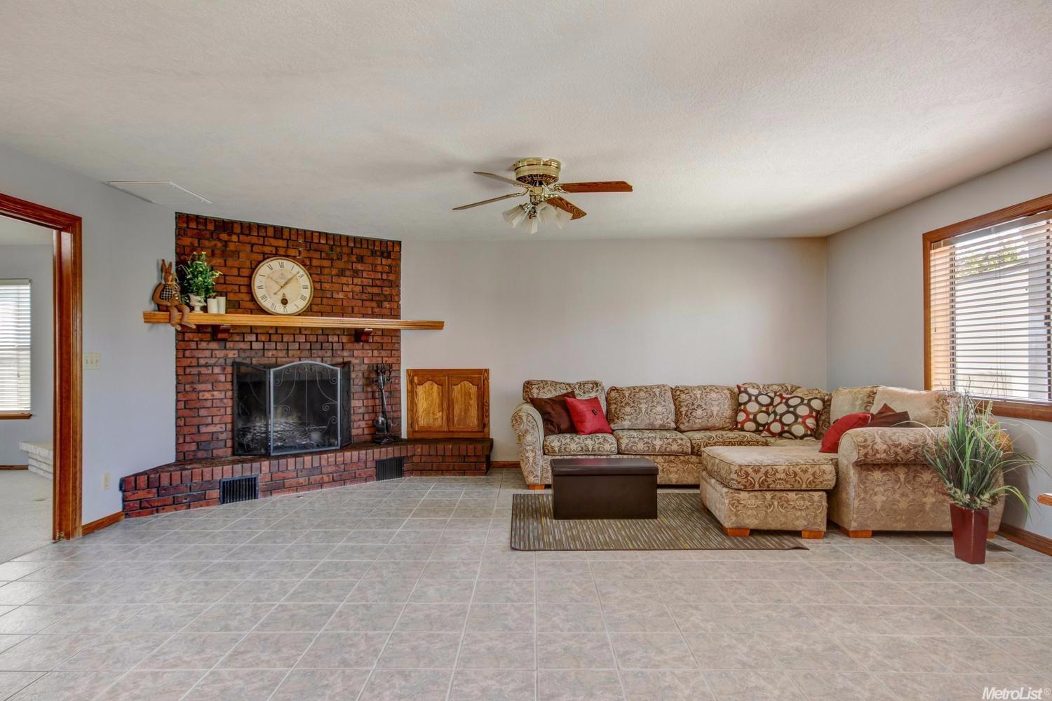 838 Cobblestone Ct, Ripon, CA 95366 photo 9