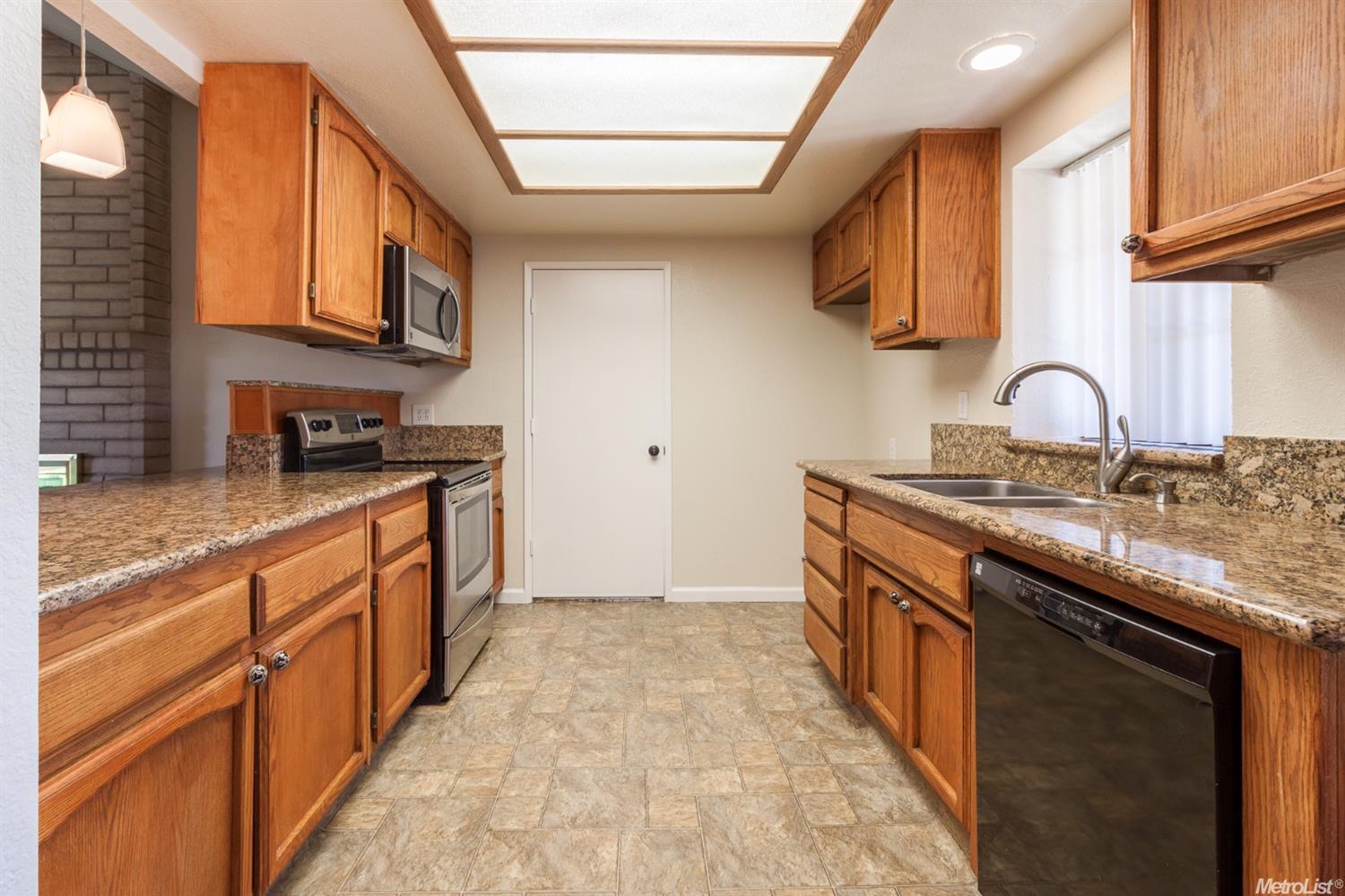 4008 Timahoe Dr, Modesto, CA 95356 photo 5