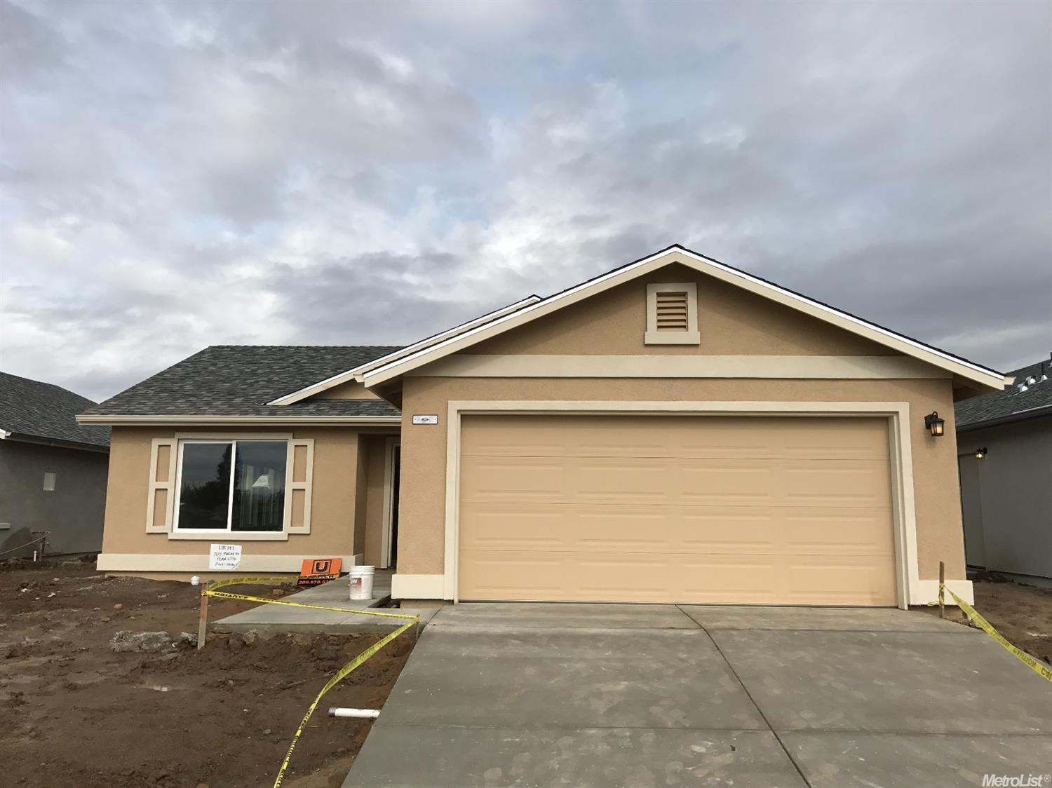 2136 W Pincay St, Merced, CA 95348 photo 1