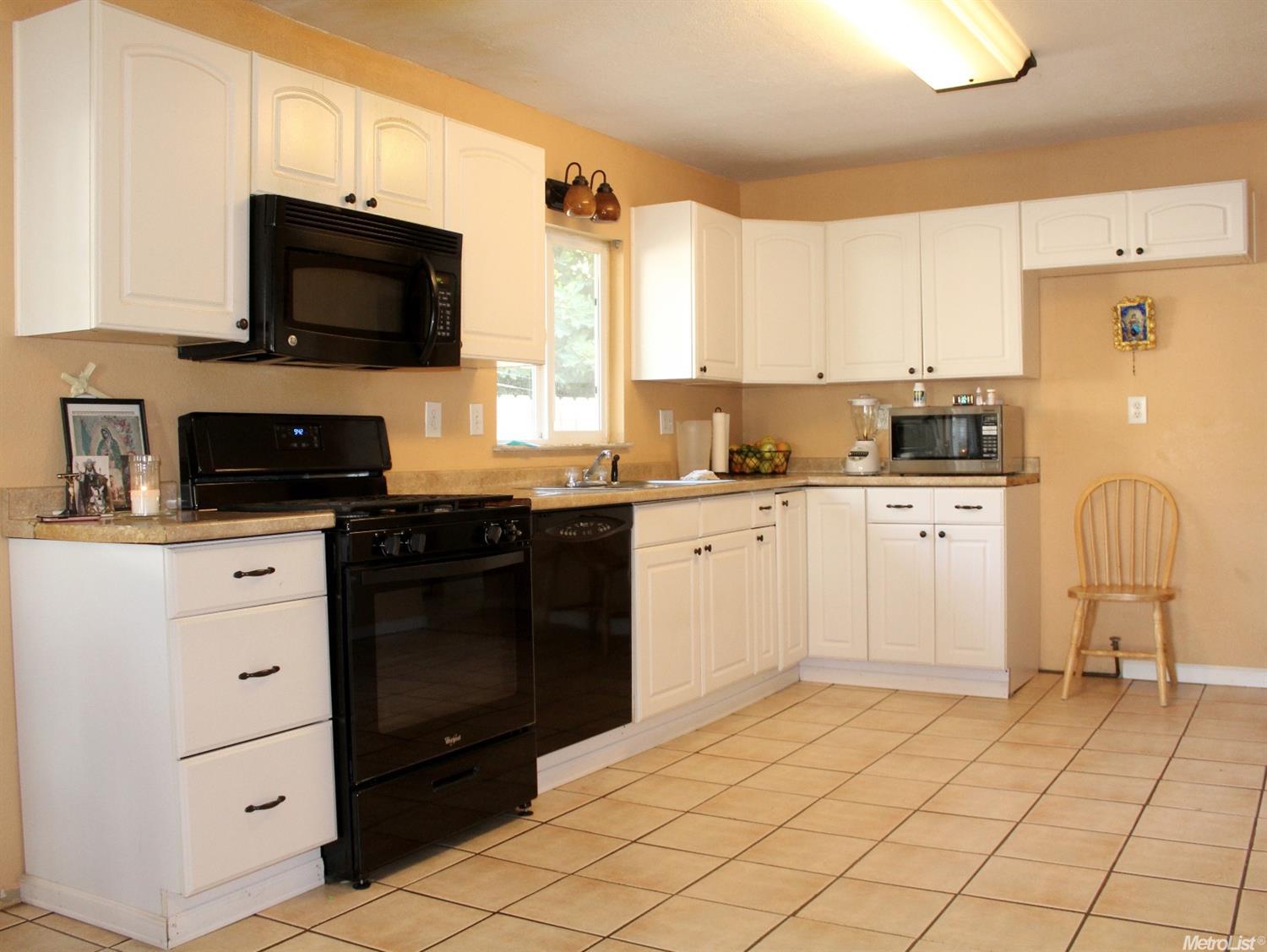 416 S 4th St, Patterson, CA 95363 photo 3