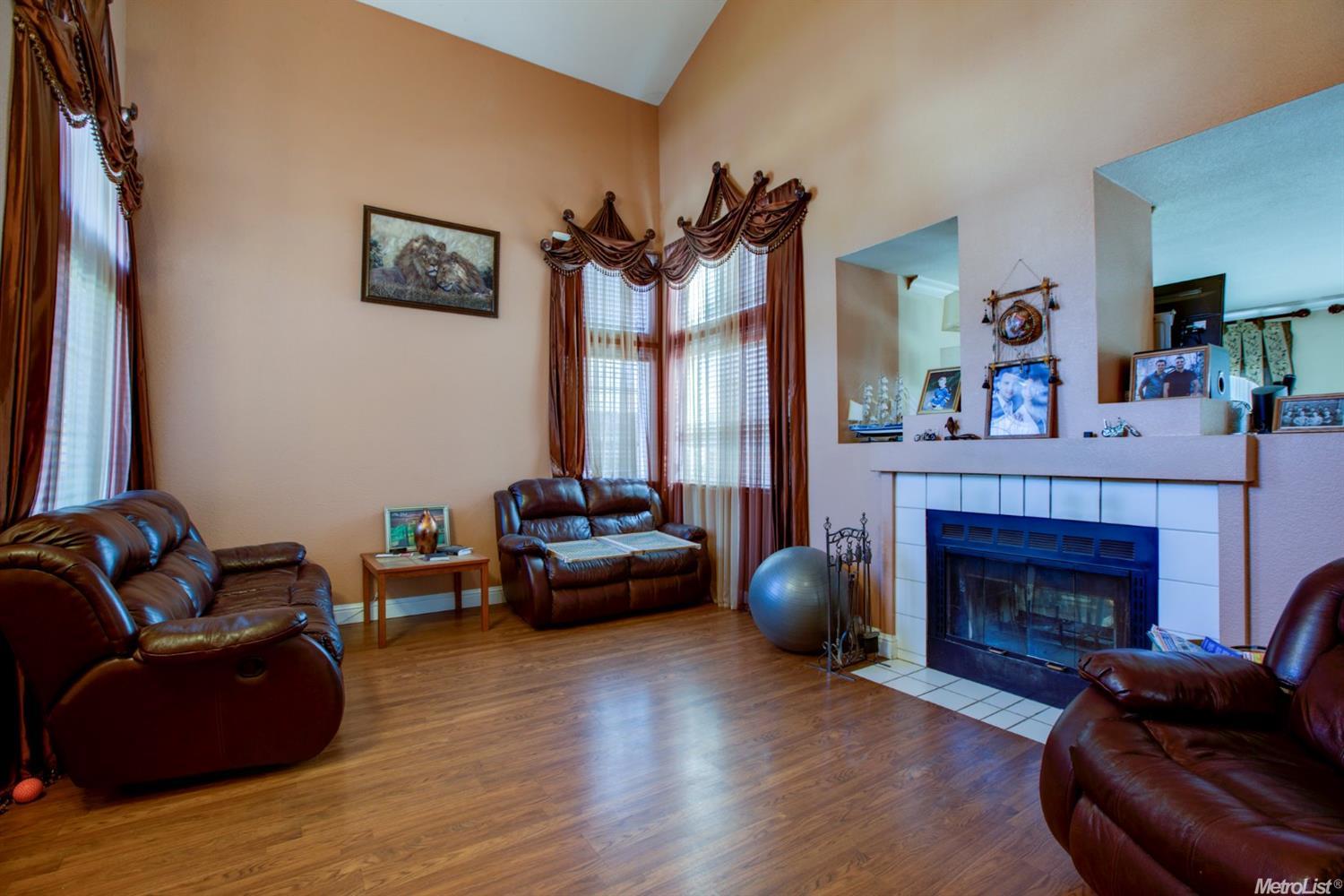 3932 Diane Dr, Antelope, CA 95843 photo 2