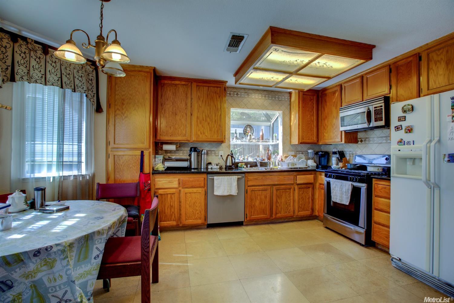 3932 Diane Dr, Antelope, CA 95843 photo 5
