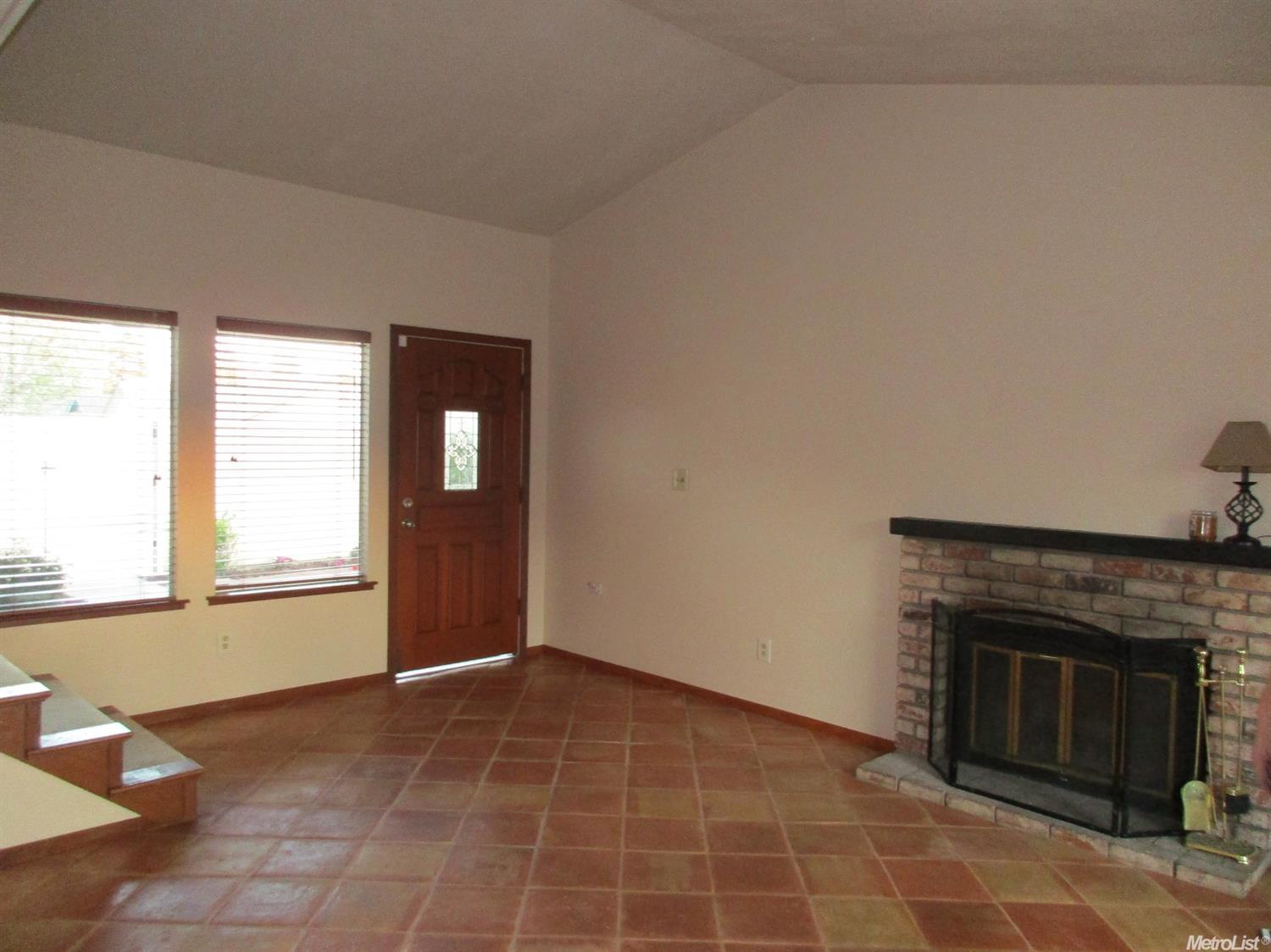 3917 Rotterdam Ave, Modesto, CA 95356 photo 8