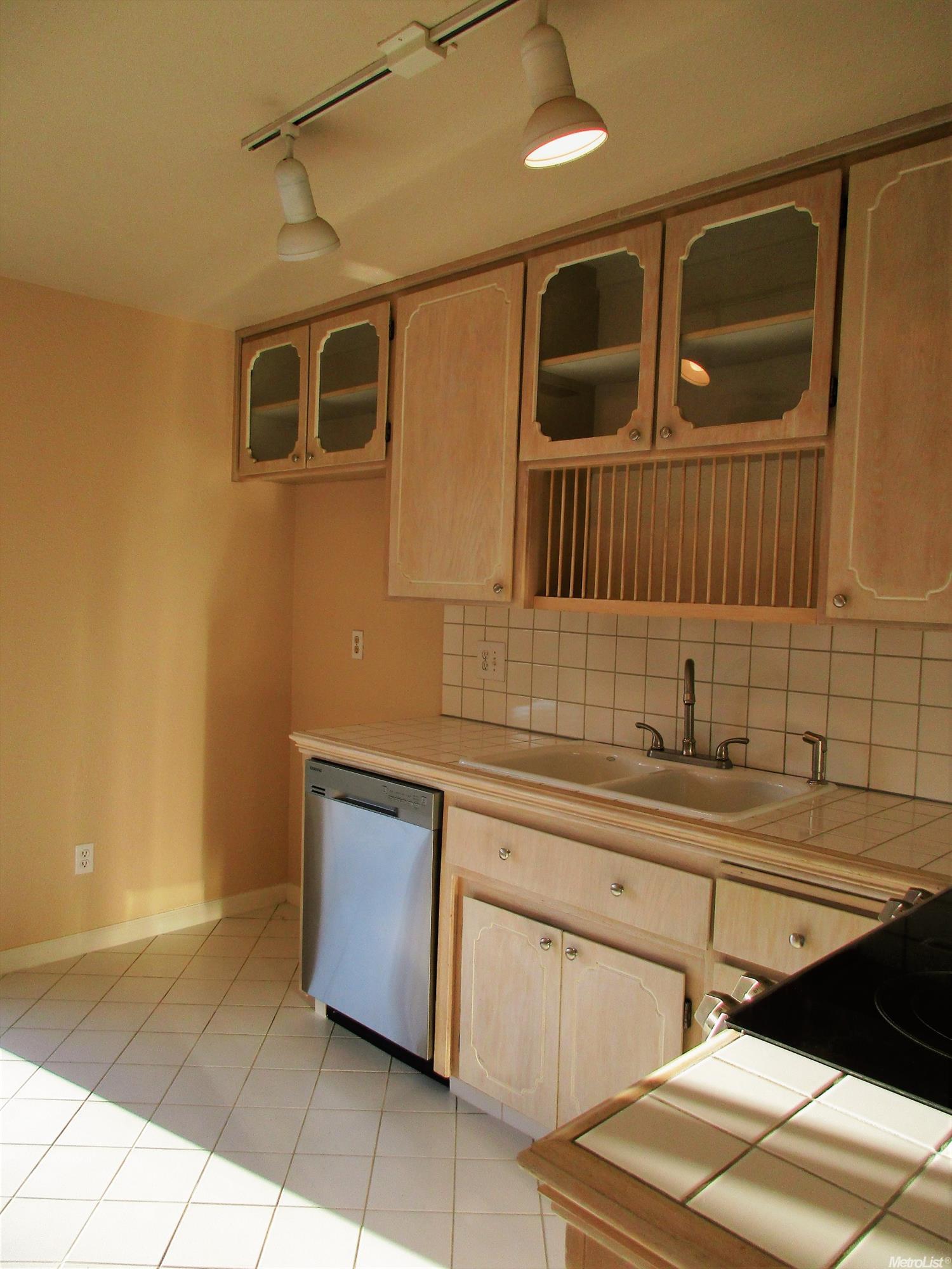3917 Rotterdam Ave, Modesto, CA 95356 photo 4