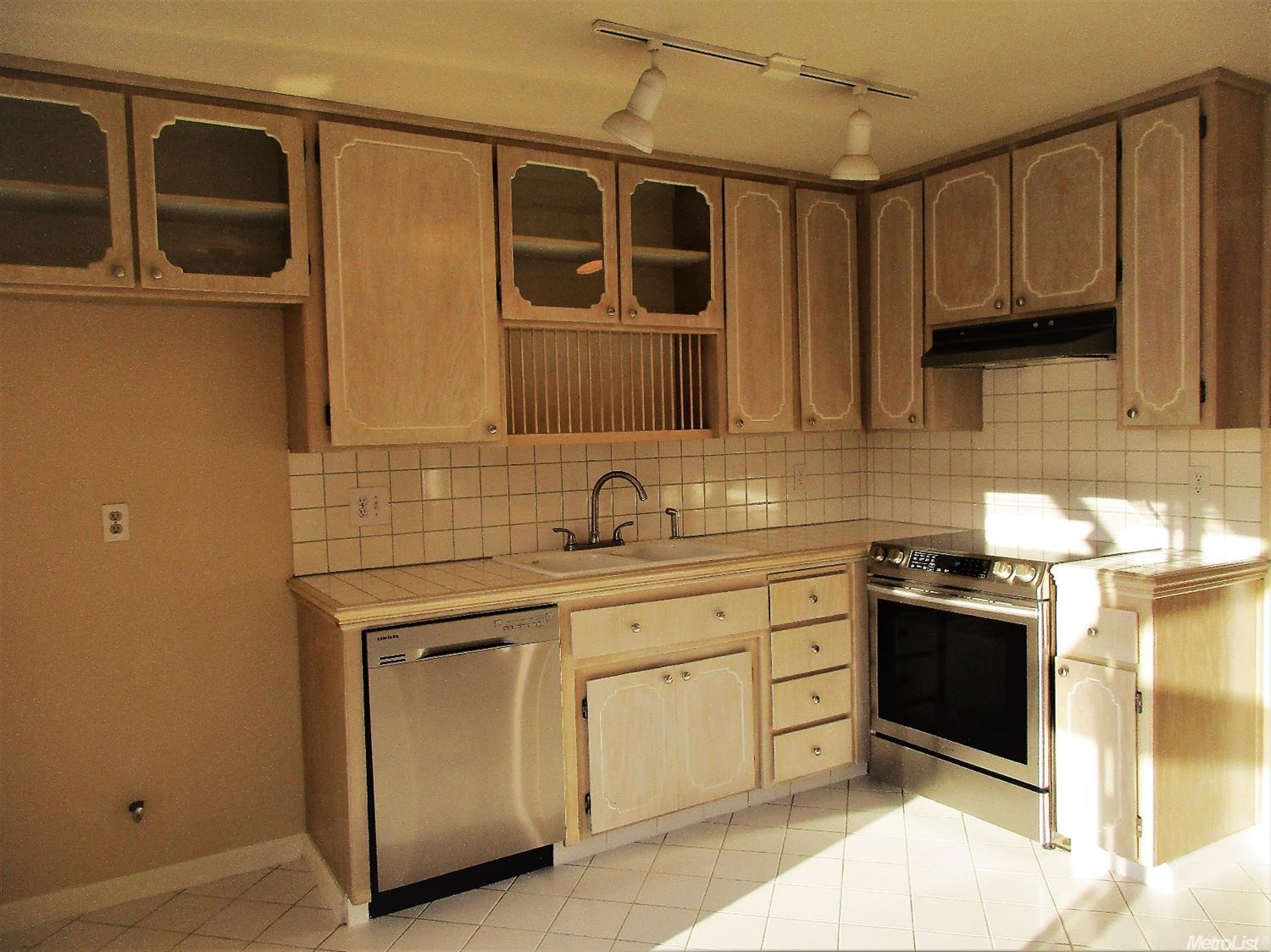 3917 Rotterdam Ave, Modesto, CA 95356 photo 3