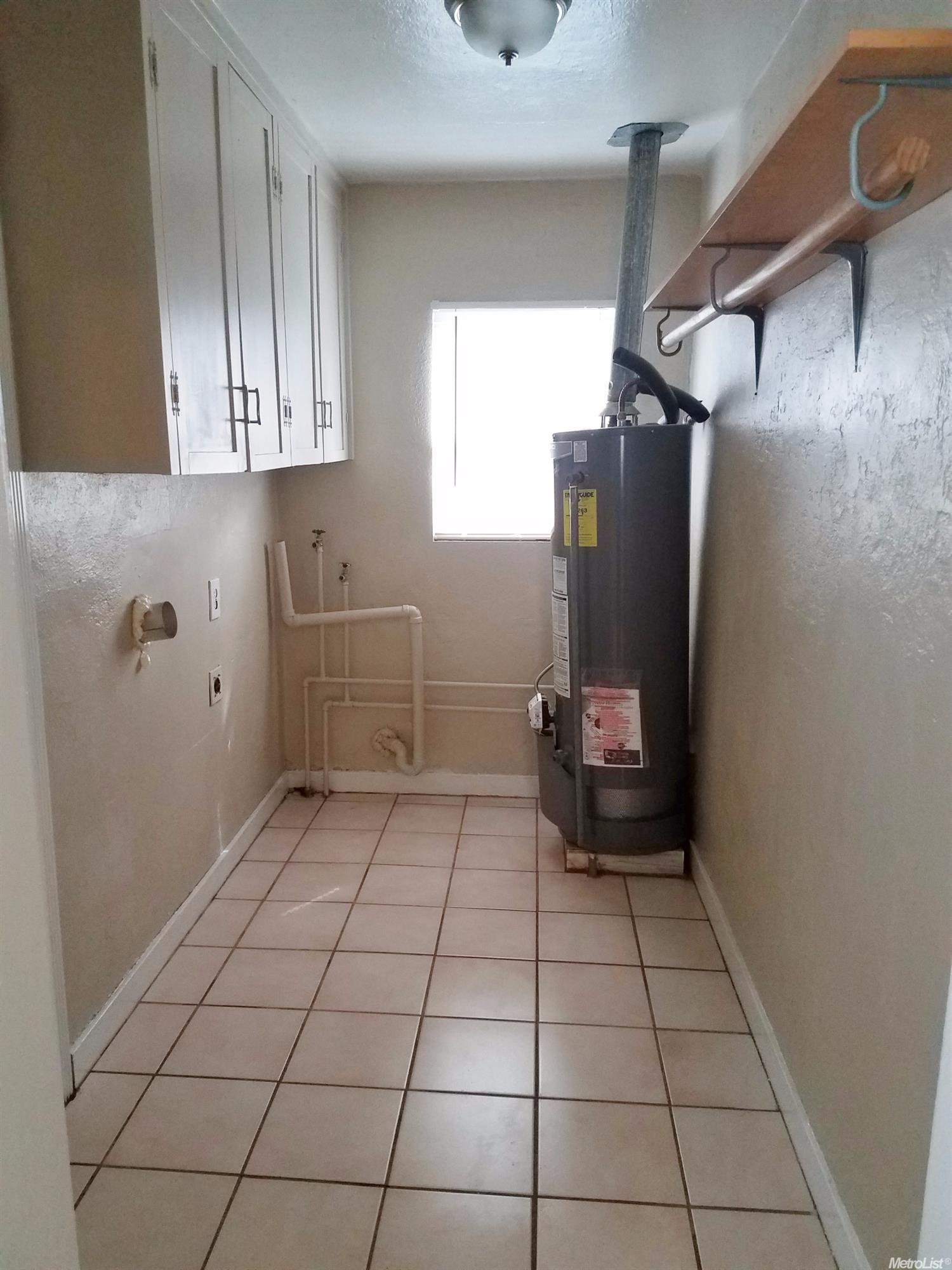327 Alturas Ave, Modesto, CA 95351 photo 9