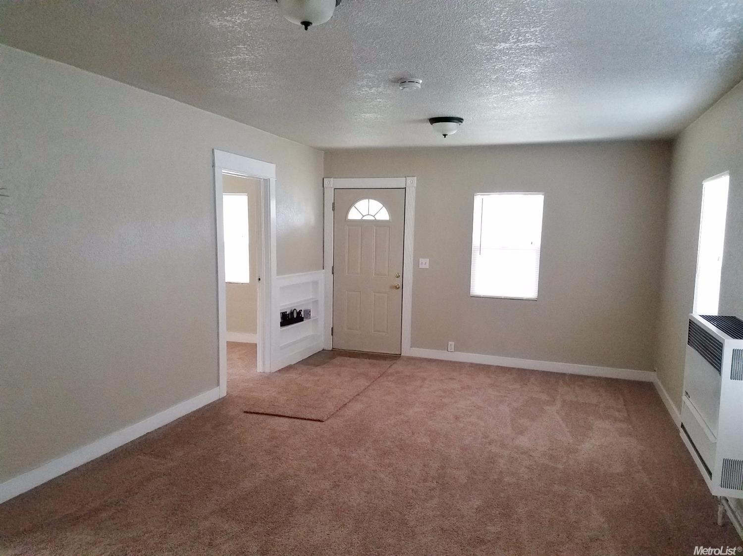 327 Alturas Ave, Modesto, CA 95351 photo 2