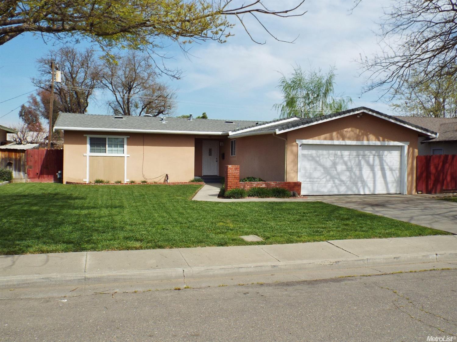 25 Manor Ave, Gustine, CA 95322 photo 1
