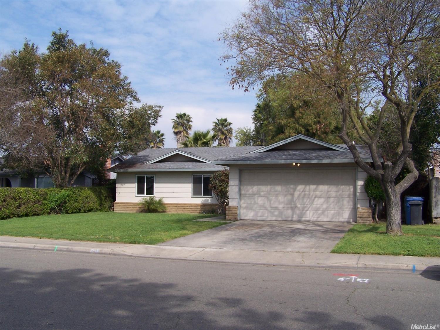 1625 Gomes Ln, Turlock, CA 95382 photo 1