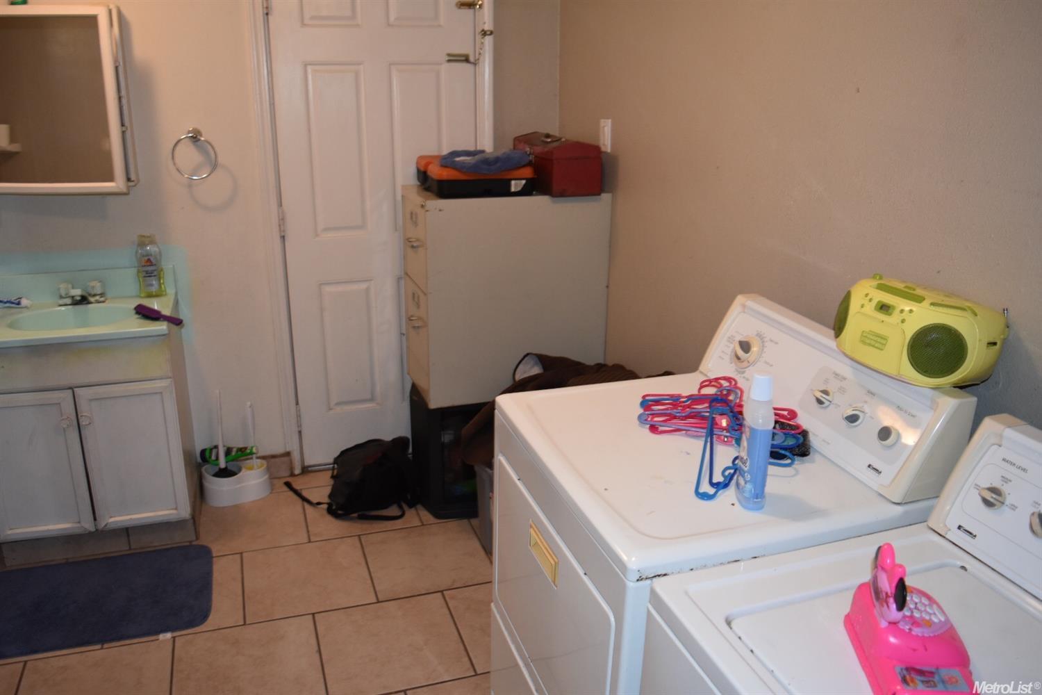 728 Lassen Ave, Modesto, CA 95358 photo 9