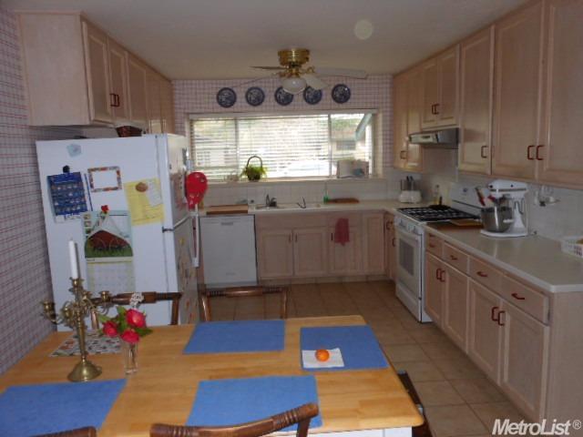 1331 Meredith Way, Carmichael, CA 95608 photo 4