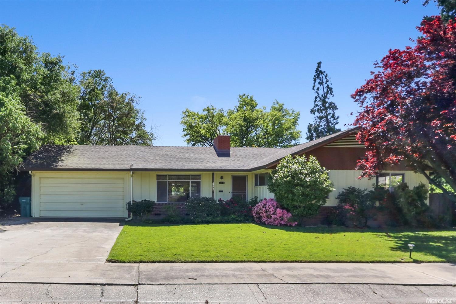 1640 Lake St, Lodi, CA 95242 photo 2