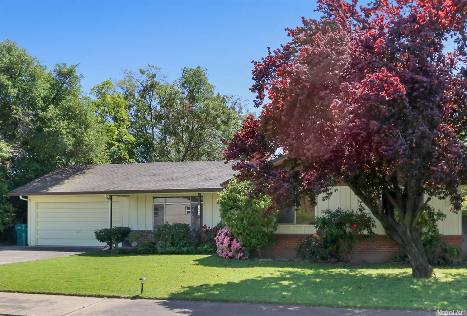 1640 Lake St, Lodi, CA 95242 photo 3