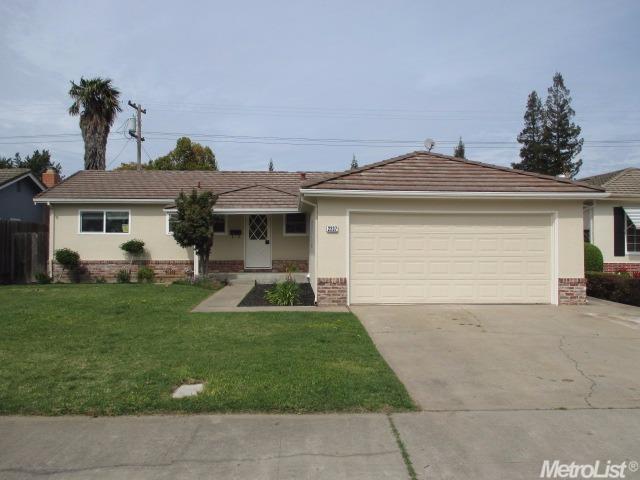 2237 Corbin Ln, Lodi, CA 95242 photo 1