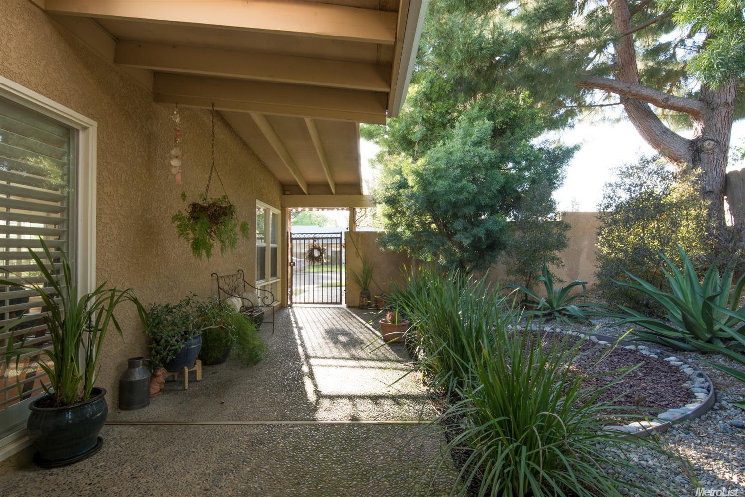 7008 Oakmont Dr, Modesto, CA 95356 photo 3