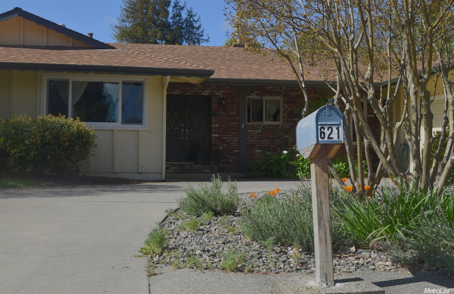 621 Coolidge St, Davis, CA 95616 photo 2