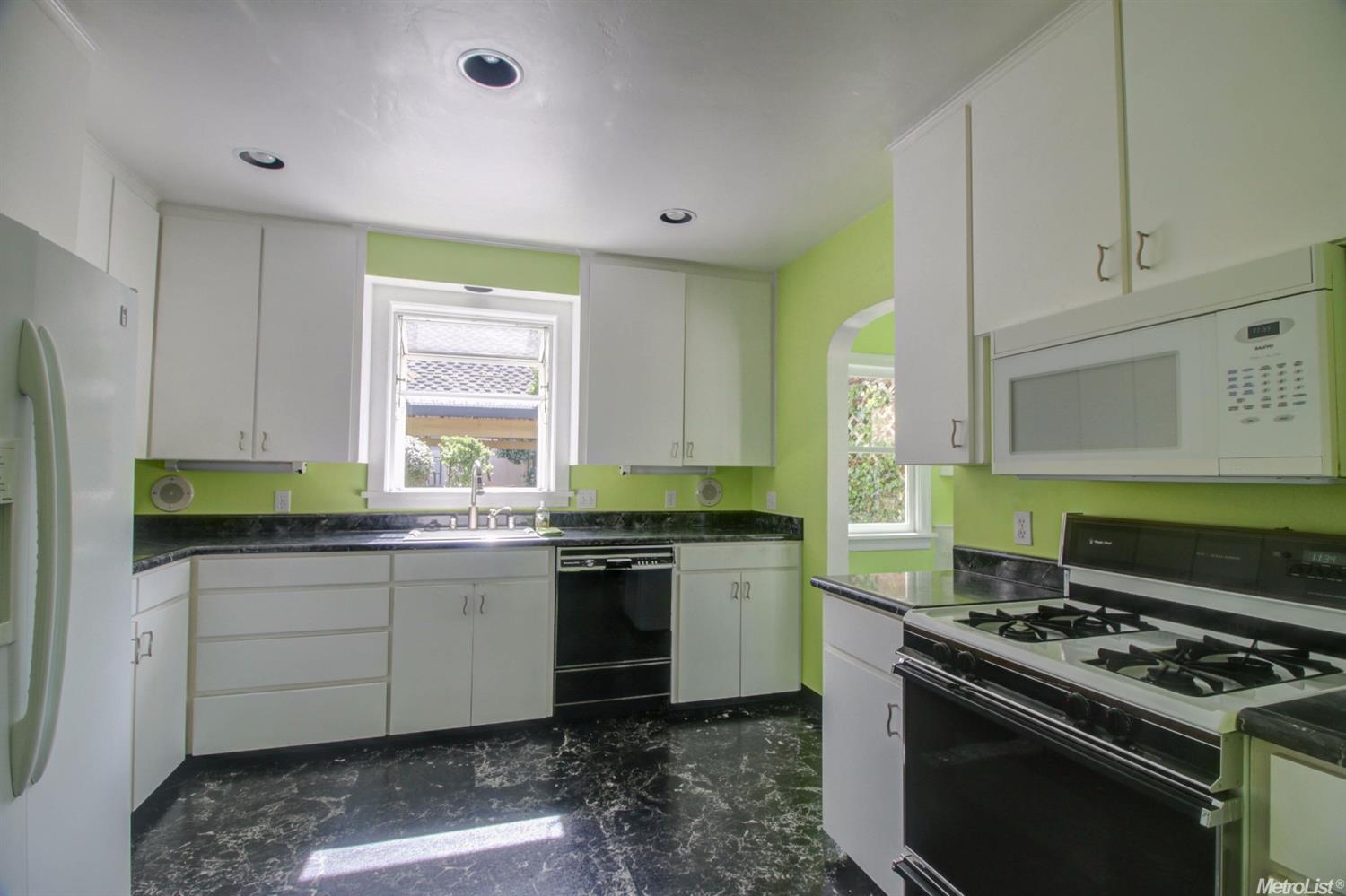 515 Olive Ave, Modesto, CA 95350 photo 9