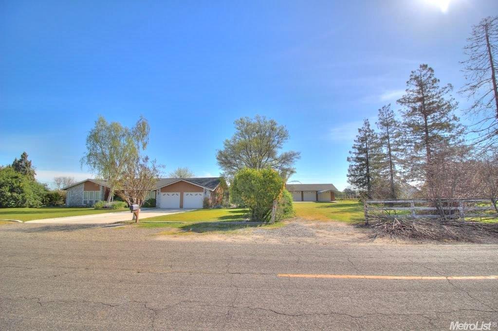 5624 Esmar Rd, Ceres, CA 95307 photo 4