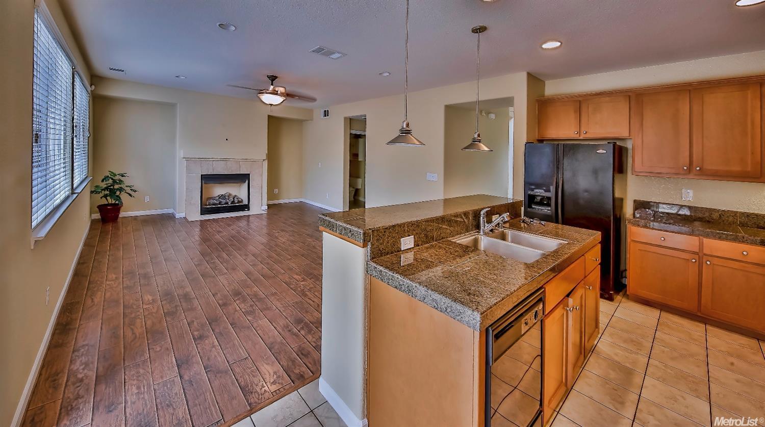 2825 Tabriz Dr, Modesto, CA 95355 photo 4