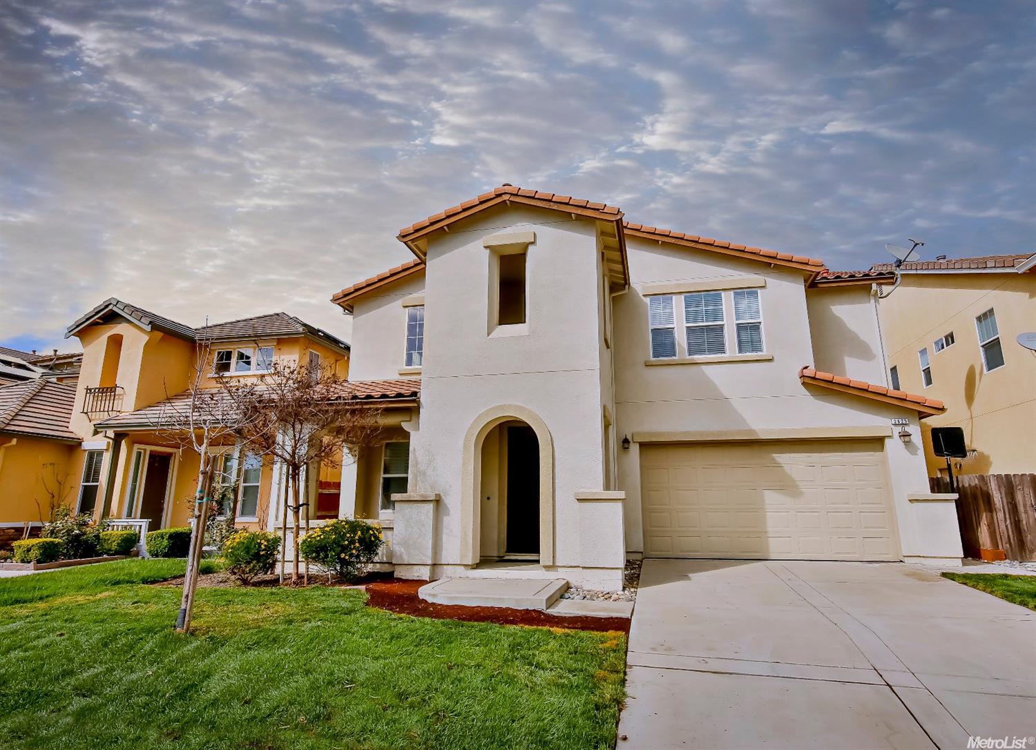 2825 Tabriz Dr, Modesto, CA 95355 photo 2