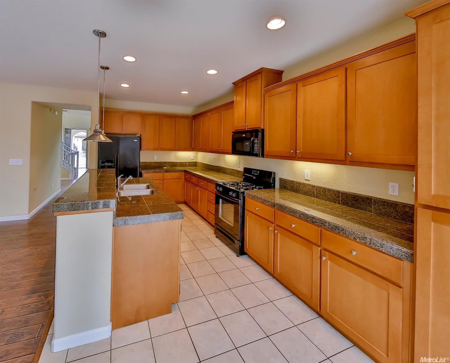 2825 Tabriz Dr, Modesto, CA 95355 photo 3
