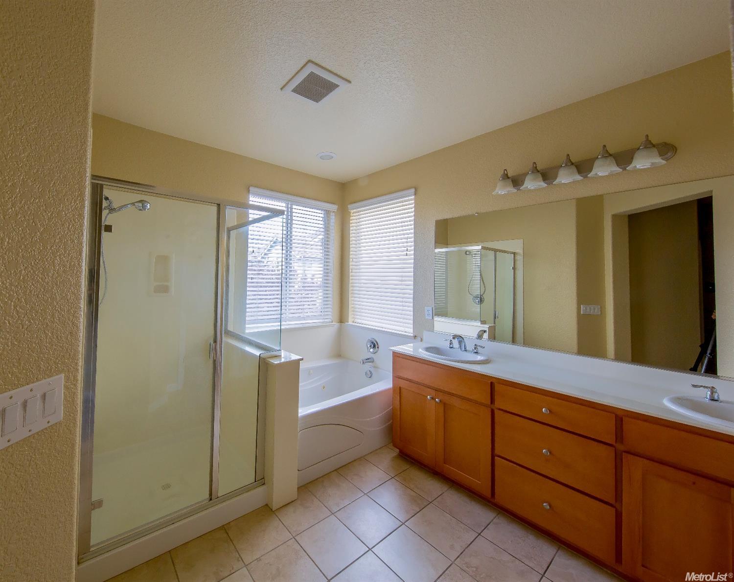 2825 Tabriz Dr, Modesto, CA 95355 photo 8
