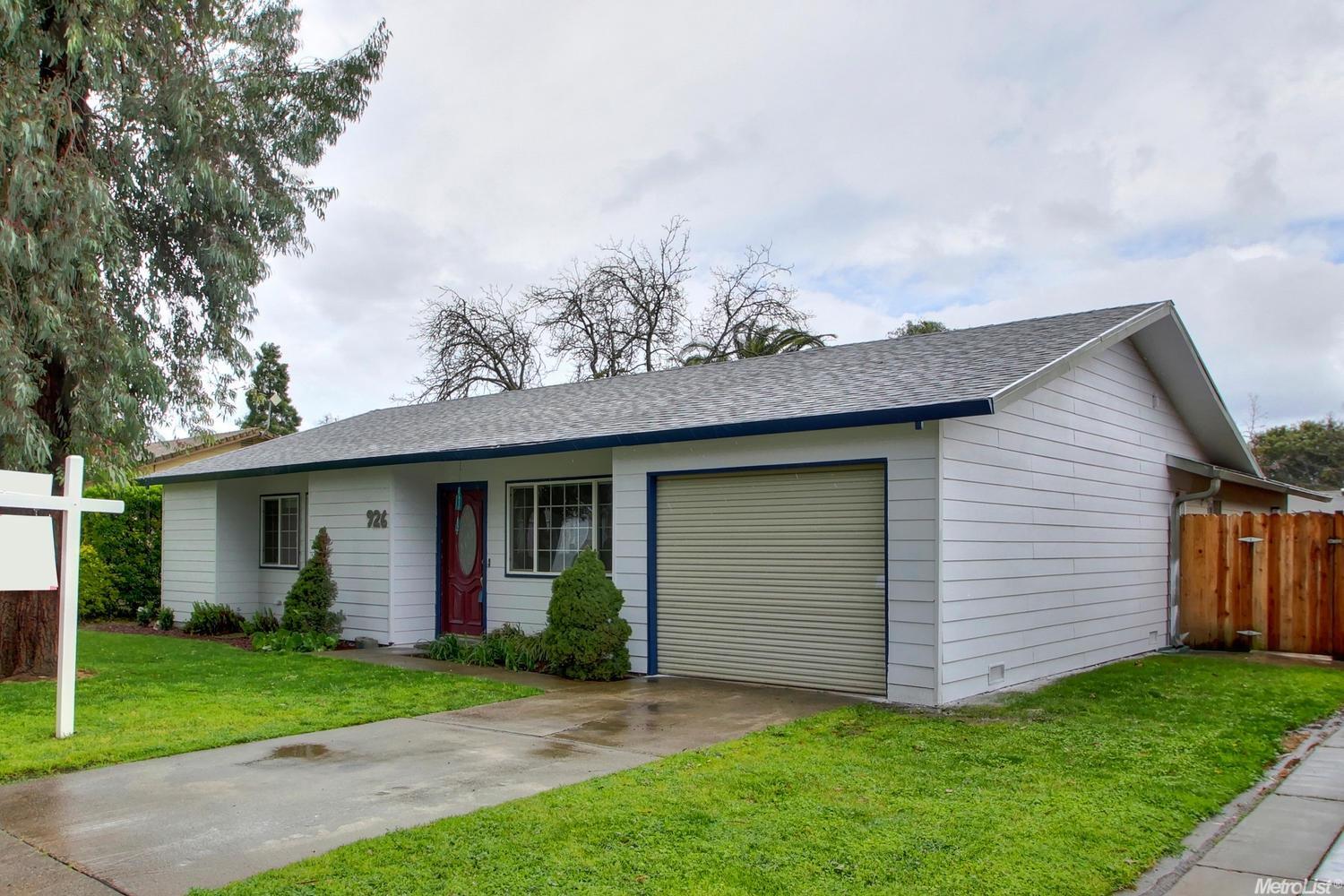 926 1st St, Galt, CA 95632 photo 2