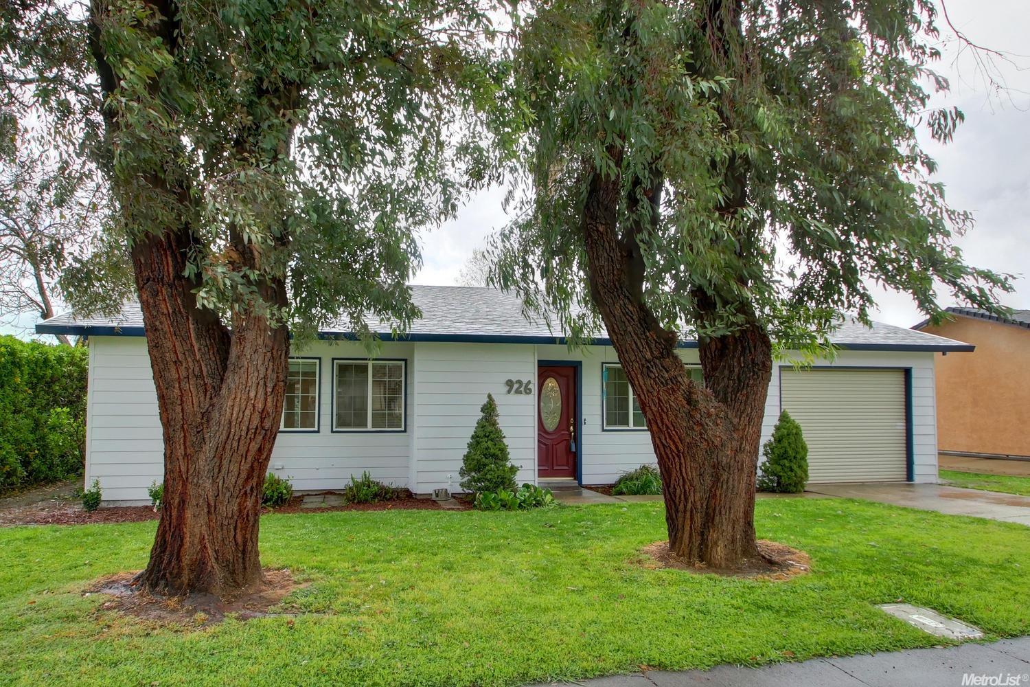 926 1st St, Galt, CA 95632 photo 1