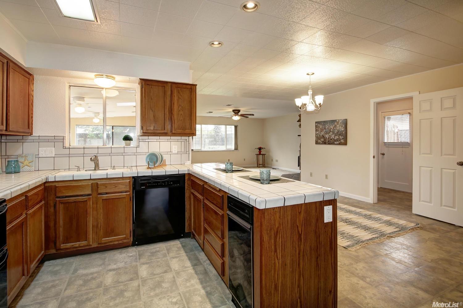 926 1st St, Galt, CA 95632 photo 8