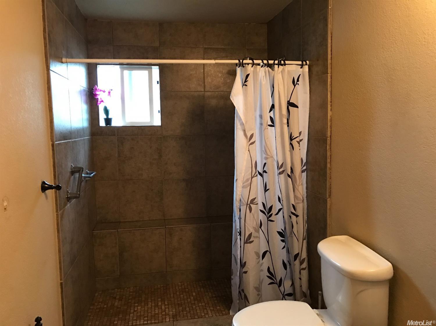 8519 Wilson St, Patterson, CA 95363 photo 5